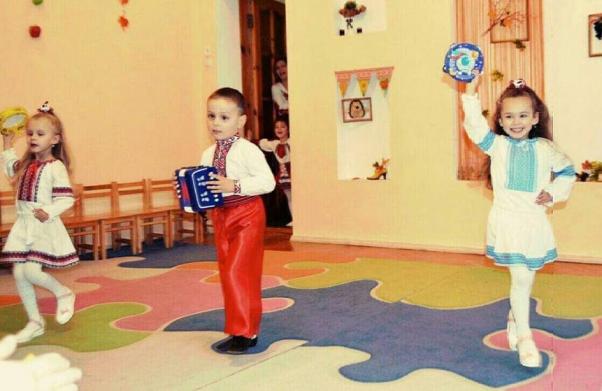 Новини Хмельницького - фото з “Я помітила, що лікарі шоковані”: як живе маленька Єва після 6 операцій на очах “Я помітила, що лікарі шоковані”: як живе маленька Єва після 6 операцій на очах, фото №7 на сайті vsim.ua