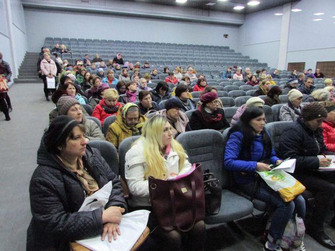 Козятин сьогодні: зрізані гілки, лебеді та передвиборчі збори, фото №2 на сайті 20minut.ua