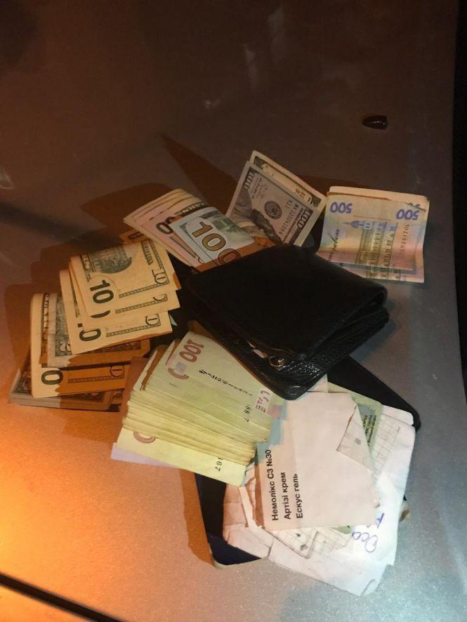 Новини Вінниці - фото з Водійські права за гроші: посередники домовились з керівником сервісного центру МВС Водійські права за гроші: посередники домовились з керівником сервісного центру МВС, фото №1 на сайті 20minut.ua