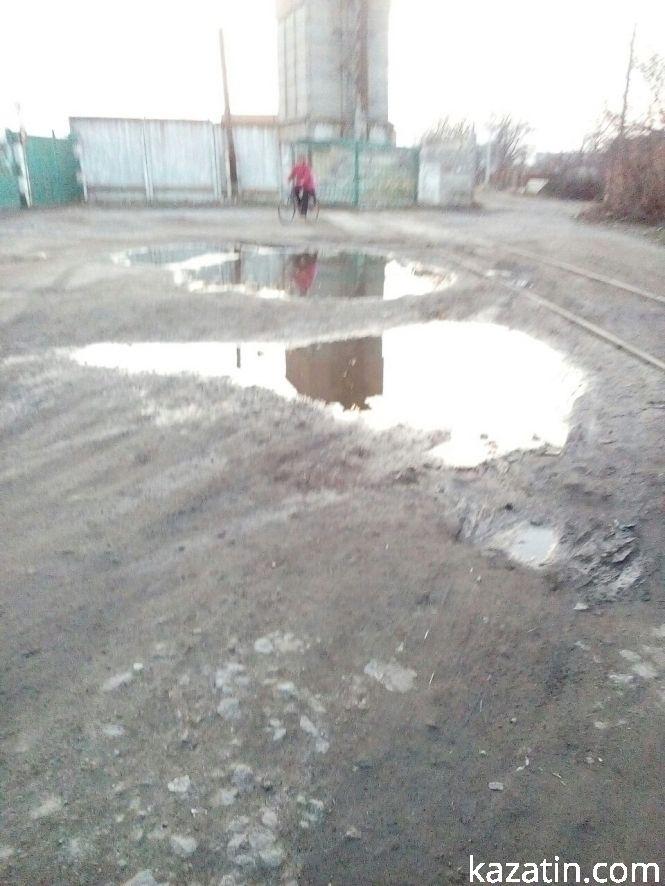 Фото дня: занедбана і спустошена територія бувшого "НГЧ", фото №3 на сайті 20minut.ua