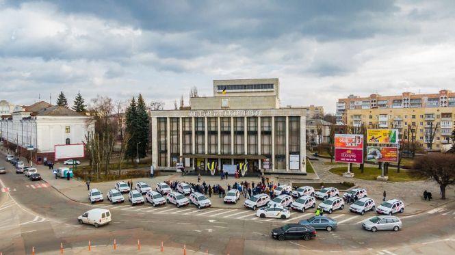 Новини Житомира - фото з У рамках програми Президента України «Сільська медицина» лікарі Житомирщини отримали 22 автомобілі У рамках програми Президента України «Сільська медицина» лікарі Житомирщини отримали 22 автомобілі, фото №1 на сайті 20minut.ua