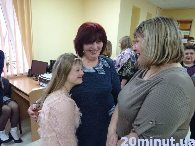 У Тернополі влаштували виставку юної сонячної художниці Ліди Олійник, фото №2 на сайті 20minut.ua