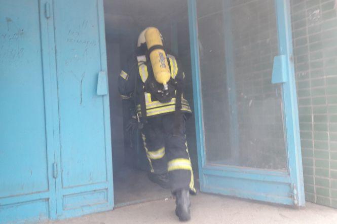 Новини Хмельницького - фото з На Виставці горіла багатоповерхівка: врятували 6 людей На Виставці горіла багатоповерхівка: врятували 6 людей, фото №2 на сайті vsim.ua