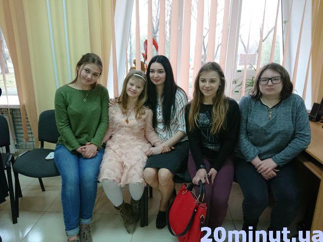 У Тернополі влаштували виставку юної сонячної художниці Ліди Олійник, фото №5 на сайті 20minut.ua