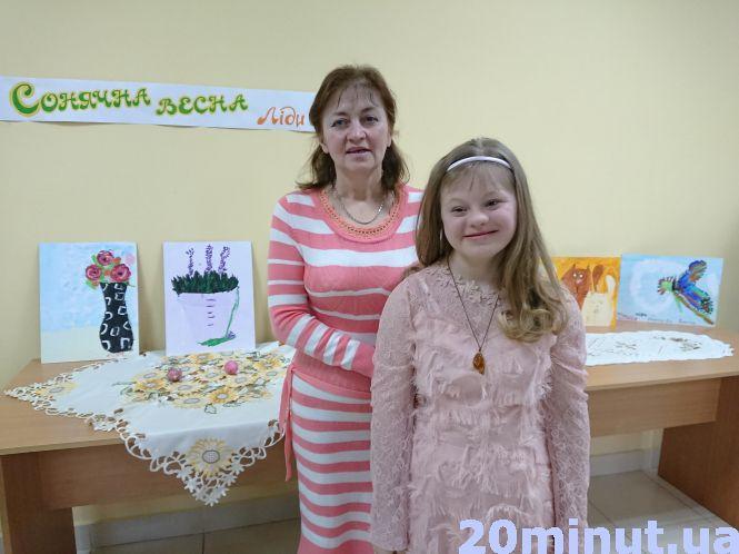 У Тернополі влаштували виставку юної сонячної художниці Ліди Олійник, фото №1 на сайті 20minut.ua