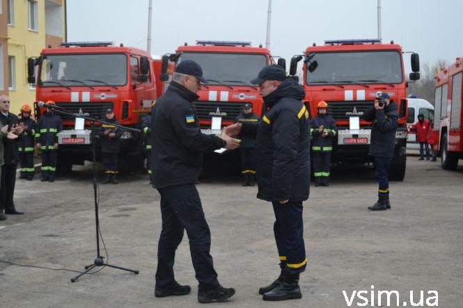 Новини Хмельницького - фото з 10 мільйонів на нове житло: хмельницьким рятувальникам роздали 21 квартиру 10 мільйонів на нове житло: хмельницьким рятувальникам роздали 21 квартиру, фото №23 на сайті vsim.ua