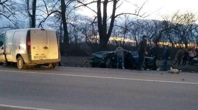 Новини Хмельницького - фото з Внаслідок ДТП неподалік Хмельницького помер 26-річний водій Внаслідок ДТП неподалік Хмельницького помер 26-річний водій, фото №3 на сайті vsim.ua