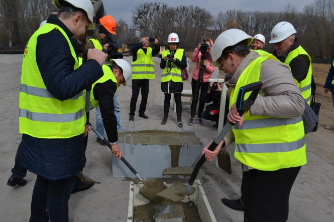 Новини Хмельницького - фото з У Хмельницькому зводять Палац спорту. Як проходить будівництво (ФОТО, ВІДЕО) У Хмельницькому зводять Палац спорту. Як проходить будівництво (ФОТО, ВІДЕО), фото №7 на сайті vsim.ua