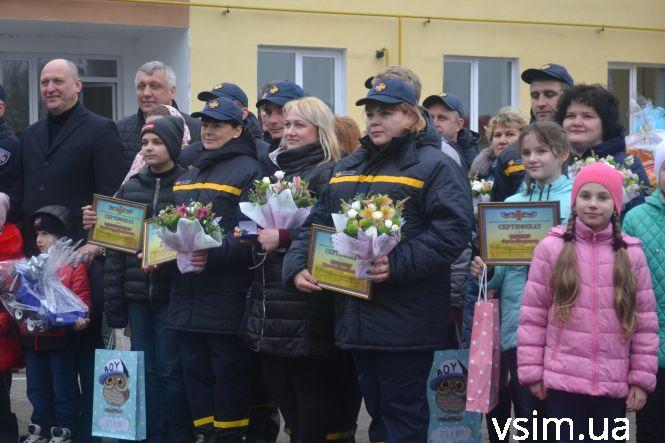 Новини Хмельницького - фото з 10 мільйонів на нове житло: хмельницьким рятувальникам роздали 21 квартиру 10 мільйонів на нове житло: хмельницьким рятувальникам роздали 21 квартиру, фото №11 на сайті vsim.ua