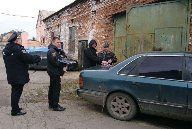 Новини Вінниці - фото з Невідомі хотіли обробляти деревину в ...  поліцейському приміщенні Невідомі хотіли обробляти деревину в ...  поліцейському приміщенні, фото №4 на сайті 20minut.ua