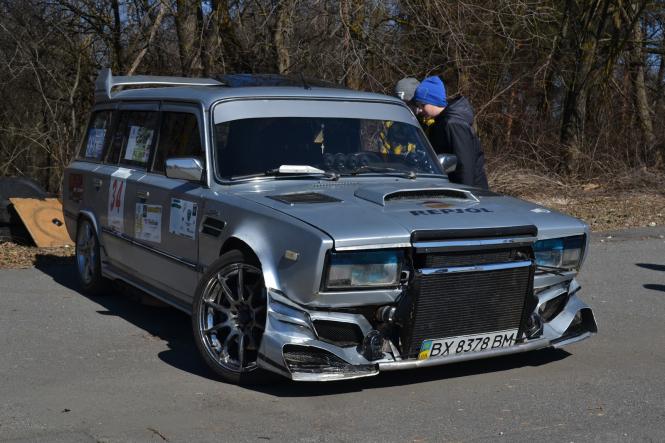 Новини Хмельницького - фото з Спринт-слалом, запах паленої гуми та показ мод: хмельницьких водіїв закликали керувати відповідально Спринт-слалом, запах паленої гуми та показ мод: хмельницьких водіїв закликали керувати відповідально, фото №17 на сайті vsim.ua