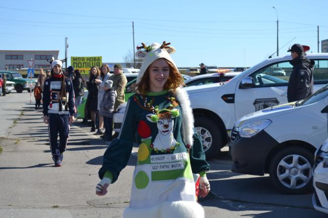 Новини Хмельницького - фото з Спринт-слалом, запах паленої гуми та показ мод: хмельницьких водіїв закликали керувати відповідально Спринт-слалом, запах паленої гуми та показ мод: хмельницьких водіїв закликали керувати відповідально, фото №9 на сайті vsim.ua
