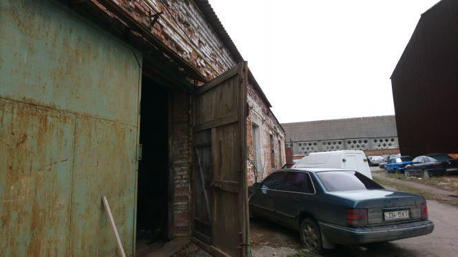 Новини Вінниці - фото з Невідомі хотіли обробляти деревину в ...  поліцейському приміщенні Невідомі хотіли обробляти деревину в ...  поліцейському приміщенні, фото №1 на сайті 20minut.ua