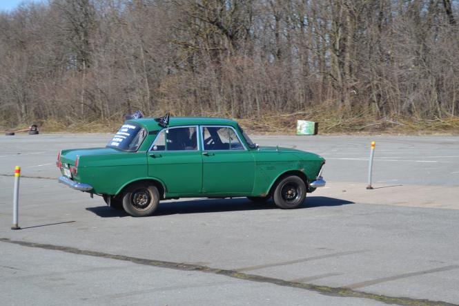 Новини Хмельницького - фото з Спринт-слалом, запах паленої гуми та показ мод: хмельницьких водіїв закликали керувати відповідально Спринт-слалом, запах паленої гуми та показ мод: хмельницьких водіїв закликали керувати відповідально, фото №20 на сайті vsim.ua