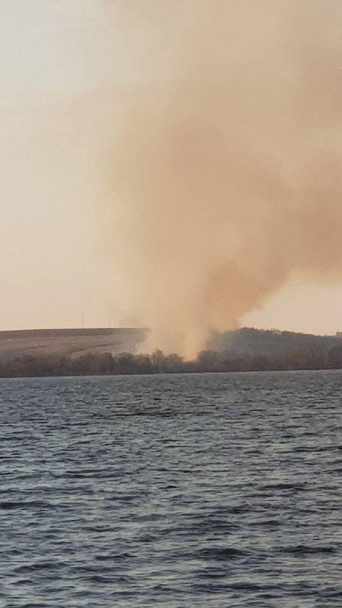 У напрямку Білої видно густий дим та вогонь, фото №1 на сайті 20minut.ua