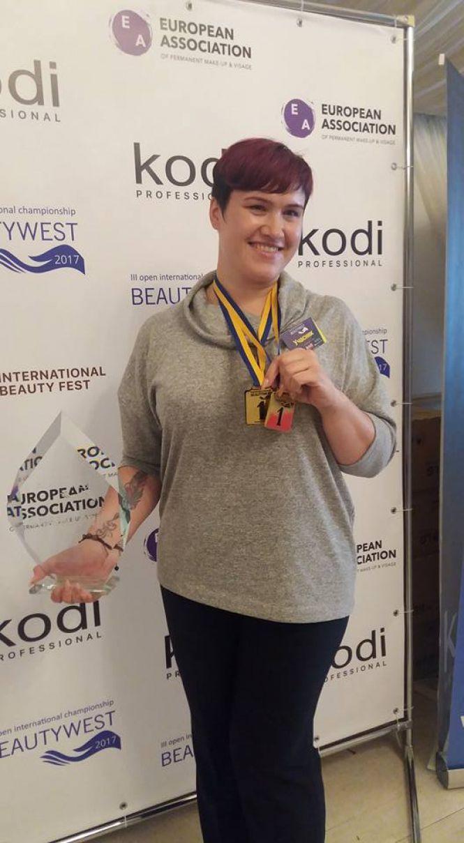 “Робила нігті майже шість годин”: майстер манікюру розповіла, чому вважає свою роботу мистецтвом, фото №2 на сайті 20minut.ua