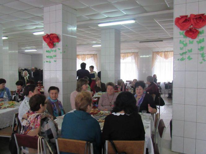 Новини Козятина - фото з Зустріч з ветеранами праці у школі-інтернат в знак подяки Зустріч з ветеранами праці у школі-інтернат в знак подяки, фото №2 на сайті 20minut.ua