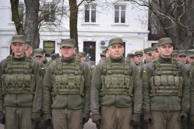 Новини Хмельницького - фото з У Хмельницькому відзначили річницю створення Нацгвардії: пройшлися маршем та показали військову техніку У Хмельницькому відзначили річницю створення Нацгвардії: пройшлися маршем та показали військову техніку, фото №4 на сайті vsim.ua