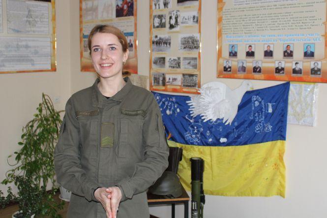 Модні туфельки змінила на берці. Відділенням нацгвардійців командує дівчина, фото №5 на сайті 20minut.ua