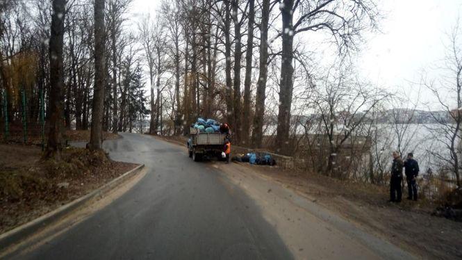Новини Тернополя - фото з “Робимо місто чистішим”: у соцмережах закликають долучатися до прибирання Тернополя “Робимо місто чистішим”: у соцмережах закликають долучатися до прибирання Тернополя, фото №1 на сайті 20minut.ua