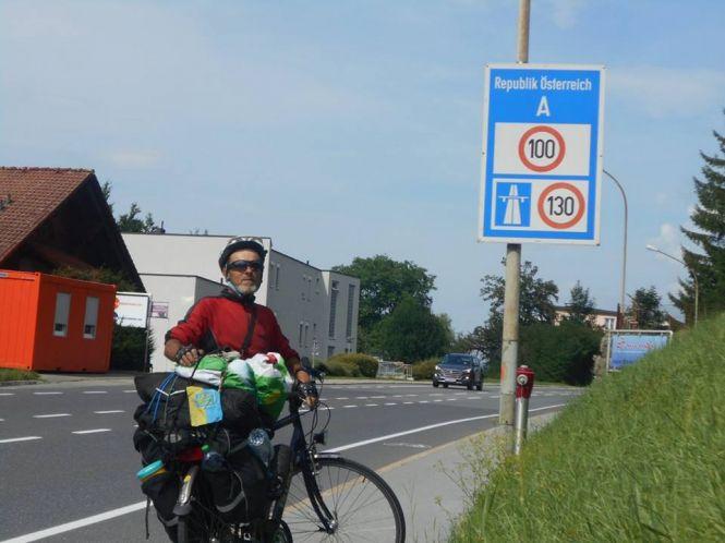Новини Вінниці - фото з На велосипеді з Вінниці до Парижа, Берна, Сан-Марино… 19 тисяч кілометрів накрутив по Європі На велосипеді з Вінниці до Парижа, Берна, Сан-Марино… 19 тисяч кілометрів накрутив по Європі, фото №2 на сайті 20minut.ua