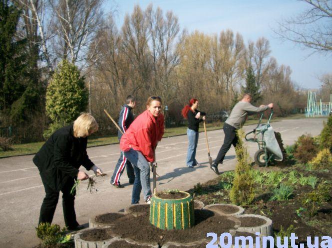 Гроші за макулатуру — на лампочки, квітник, бібліотеку, зоокуток, фото №2 на сайті 20minut.ua