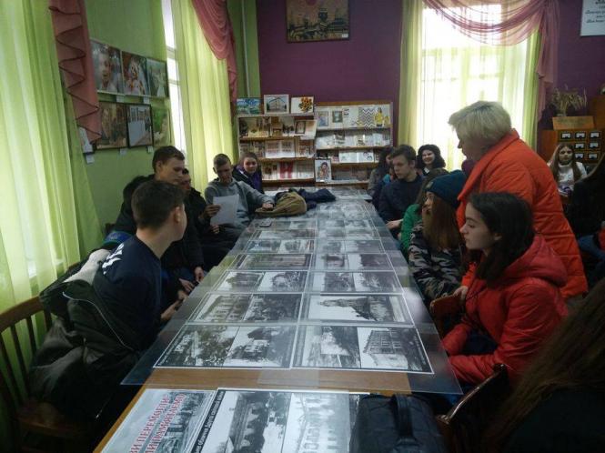 Новини Кам'янця-Подільського - фото з Кам'янчани вшанували визволителів міста (ФОТО) Кам'янчани вшанували визволителів міста (ФОТО), фото №12 на сайті 20minut.ua