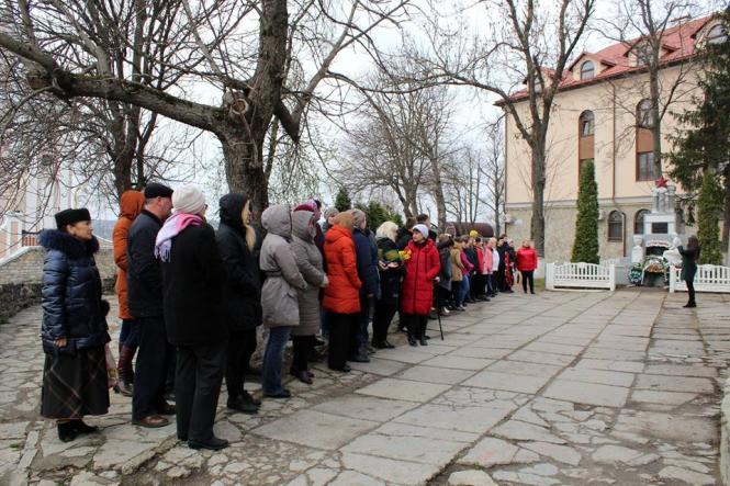 Новини Кам'янця-Подільського - фото з Кам'янчани вшанували визволителів міста (ФОТО) Кам'янчани вшанували визволителів міста (ФОТО), фото №9 на сайті 20minut.ua