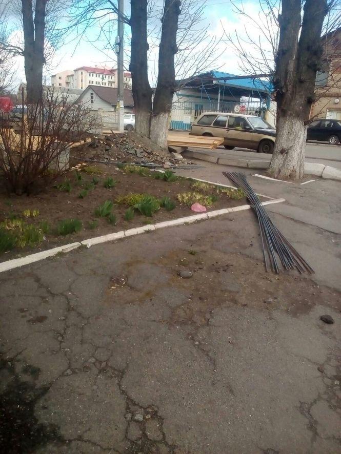 Новини Козятина - фото з Фото дня: активно ремонтують вхід у міську сімейну медицину Фото дня: активно ремонтують вхід у міську сімейну медицину, фото №1 на сайті 20minut.ua