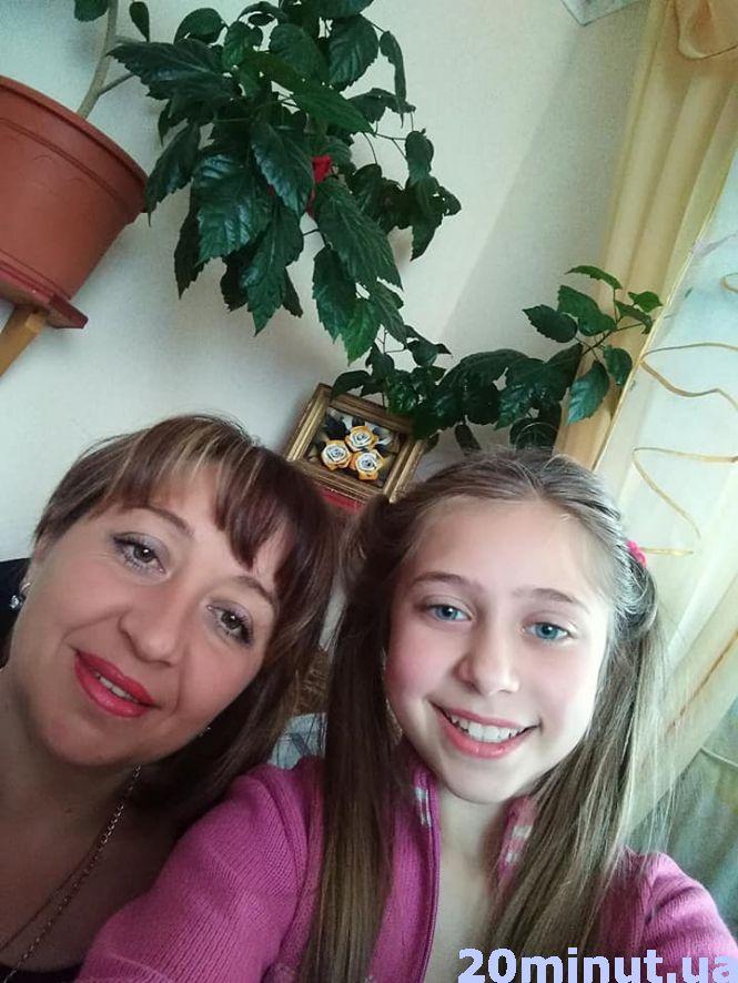 «До мене вві сні прийшла Даринка, вона чекає змін»: у школі, де померла 11-річна дівчинка, звільнили директора, фото №2 на сайті 20minut.ua