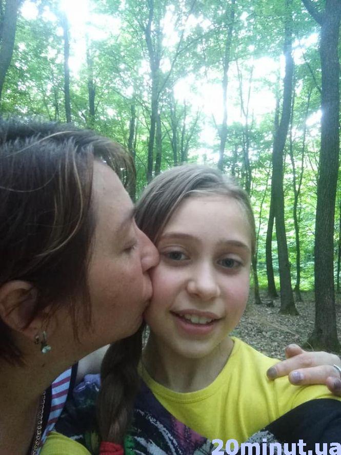 «До мене вві сні прийшла Даринка, вона чекає змін»: у школі, де померла 11-річна дівчинка, звільнили директора, фото №3 на сайті 20minut.ua