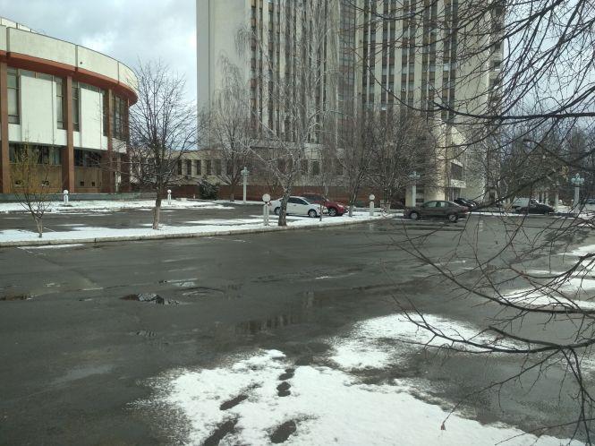 «Облога» парковки і зупинені білборди. Як Вінниця готується до приїзду президента, фото №2 на сайті 20minut.ua