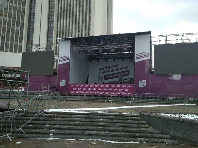 «Облога» парковки і зупинені білборди. Як Вінниця готується до приїзду президента, фото №5 на сайті 20minut.ua