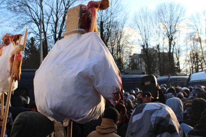 Фаєри, газ та кийки: як у Вінниці побилися «нацдружинники» та поліція (ВІДЕО), фото №4 на сайті 20minut.ua