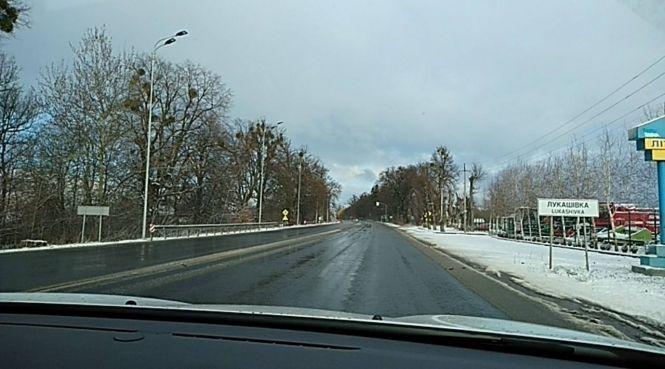 На дороги області висипали 250 тонн суміші. Попереджають про ожеледицю, фото №2 на сайті 20minut.ua