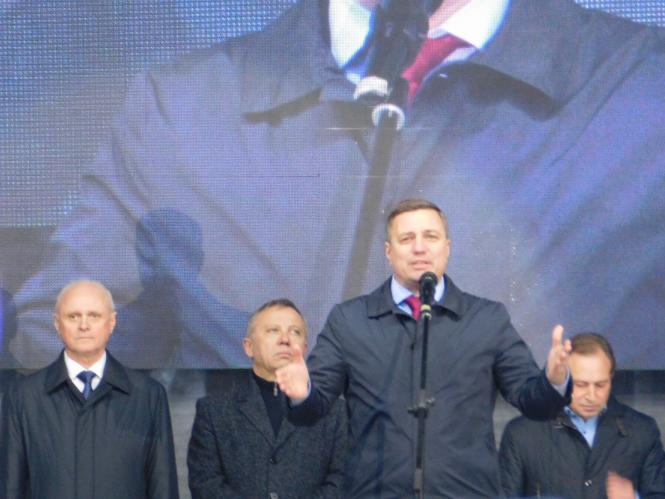 Новини Хмельницького - фото з «Марш Єдності» у Хмельницькому: Гриценко – шанс країни на зміни (прес-служба Анатолія Гриценка) «Марш Єдності» у Хмельницькому: Гриценко – шанс країни на зміни (прес-служба Анатолія Гриценка), фото №8 на сайті vsim.ua