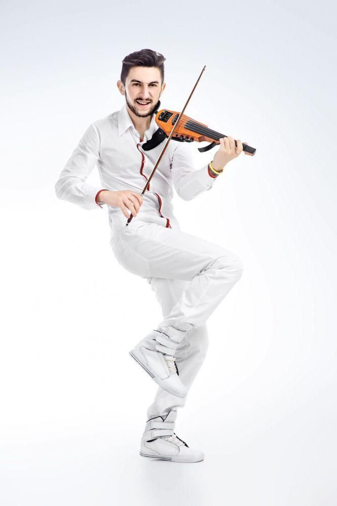 Новини Тернополя - фото з "На скрипці можна зіграти не тільки класику". Скрипаль Антон Вараниця розповів про можливості інструмента "На скрипці можна зіграти не тільки класику". Скрипаль Антон Вараниця розповів про можливості інструмента, фото №3 на сайті 20minut.ua