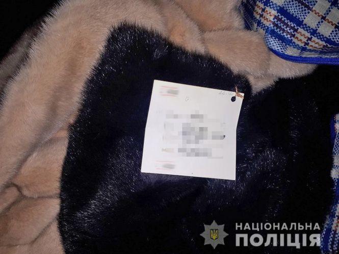 Новини Житомира - фото з Пограбування "з вогником": у Житомирі грабіжники, обікравши магазин, запустили феєрверк Пограбування "з вогником": у Житомирі грабіжники, обікравши магазин, запустили феєрверк, фото №2 на сайті 20minut.ua