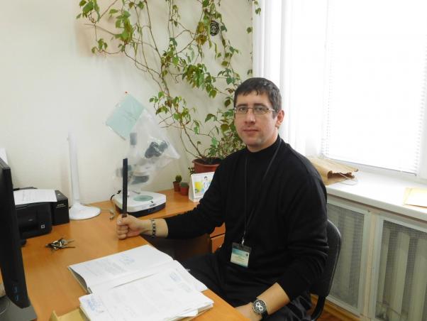 Новини Хмельницького - фото з “Мертві душі” та псевдокредити лівою рукою: почеркознавець Максим Басюк про цікаві злочини та неймовірні розслідування “Мертві душі” та псевдокредити лівою рукою: почеркознавець Максим Басюк про цікаві злочини та неймовірні розслідування, фото №3 на сайті vsim.ua