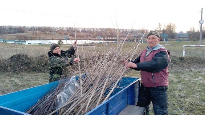 Новини Козятина - фото з Челендж триває: суботник на Талемонівці від мешканців східної частини Козятина Челендж триває: суботник на Талемонівці від мешканців східної частини Козятина, фото №4 на сайті 20minut.ua