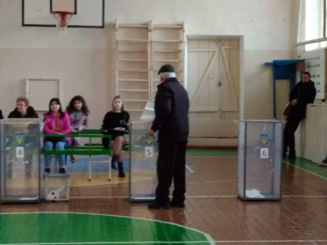 Новини Хмельницького - фото з Вибори-2019: як хмельничани обирають президента Вибори-2019: як хмельничани обирають президента, фото №6 на сайті vsim.ua