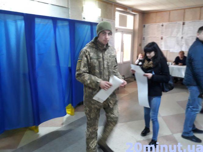 «Нехай люди голосують так, щоб війна скінчилася: військові розповіли, що чекають від виборів, фото №1 на сайті 20minut.ua