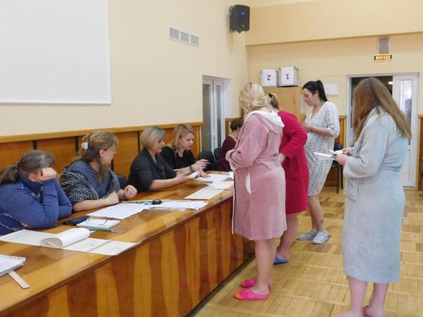 “Мімімішні” вибори: як голосують у хмельницькому пологовому, фото №6 на сайті vsim.ua