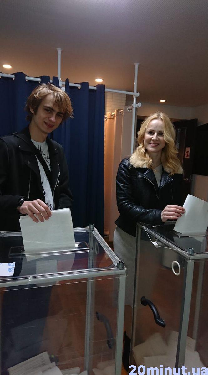 “Люди не думають про завтра”: тернополяни розповіли, як голосували українці за кордоном, фото №3 на сайті 20minut.ua