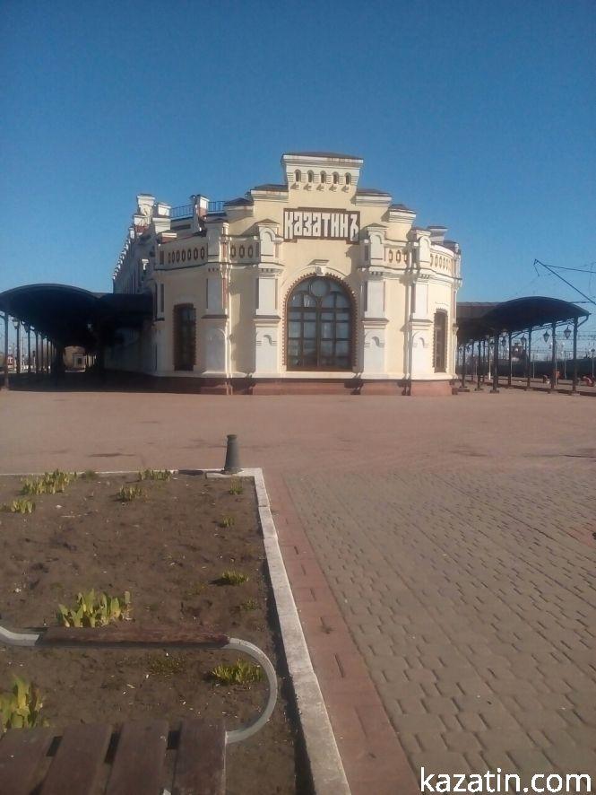 Фото дня: на залізничному вокзалі наводять порядок, фото №1 на сайті 20minut.ua