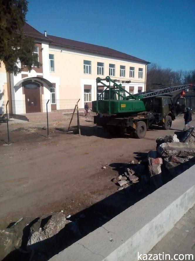 Фото дня: на залізничному вокзалі наводять порядок, фото №6 на сайті 20minut.ua