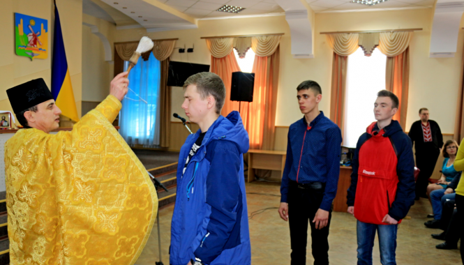 Новини Козятина - фото з Проводжали в армію: 24 козятинчанина приєднаються до захисту Батьківщини Проводжали в армію: 24 козятинчанина приєднаються до захисту Батьківщини, фото №1 на сайті 20minut.ua