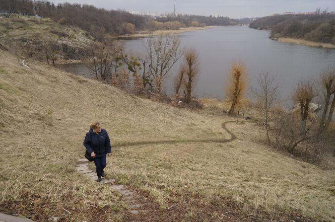 Новини Вінниці - фото з Розкішні маєтки, сміття та «жлобська» гойдалка:  Набережна від Сабарова до Ющенка Розкішні маєтки, сміття та «жлобська» гойдалка:  Набережна від Сабарова до Ющенка, фото №39 на сайті 20minut.ua