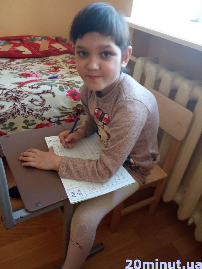 Дев’ятирічна Лерочка бореться з раком понад три роки. Допоможіть врятувати дівчинку, фото №3 на сайті 20minut.ua