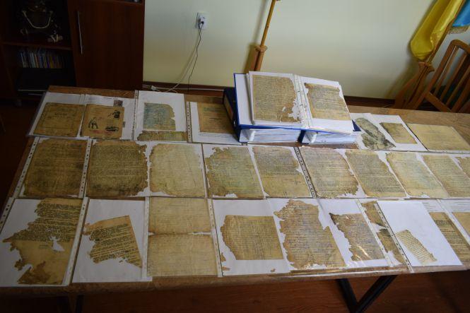 Новини Тернополя - фото з Понад 70 років під бджолиною охороною: що розповів архів УПА, який знайшли у вулику на Чортківщині Понад 70 років під бджолиною охороною: що розповів архів УПА, який знайшли у вулику на Чортківщині, фото №1 на сайті 20minut.ua